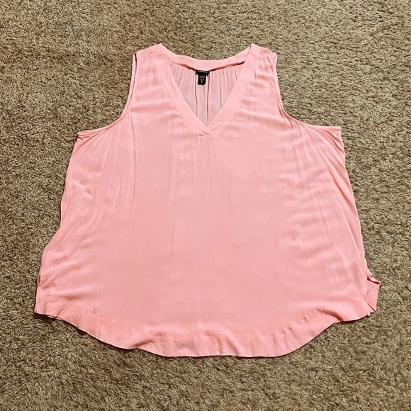 SOLD! [Torrid] Pink/Peach Sleeveless Pullover V-Neck Blouse - Picture 5 of 9